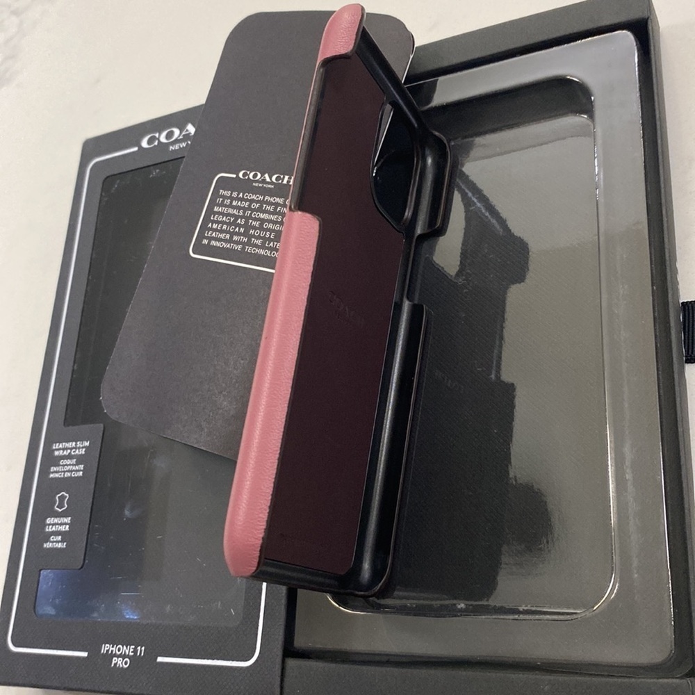✨NEW✨COACH IPHONE 11 PRO CASE - Picture 5 of 6